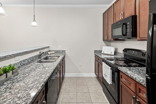 Foto del edificio - Brittany Place Hendersonville