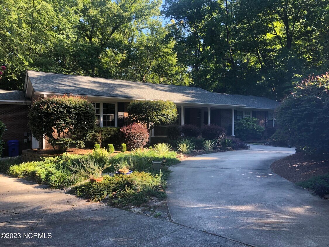 203 Dalebrook Cir, Greenville, NC 27858 House Rental in Greenville