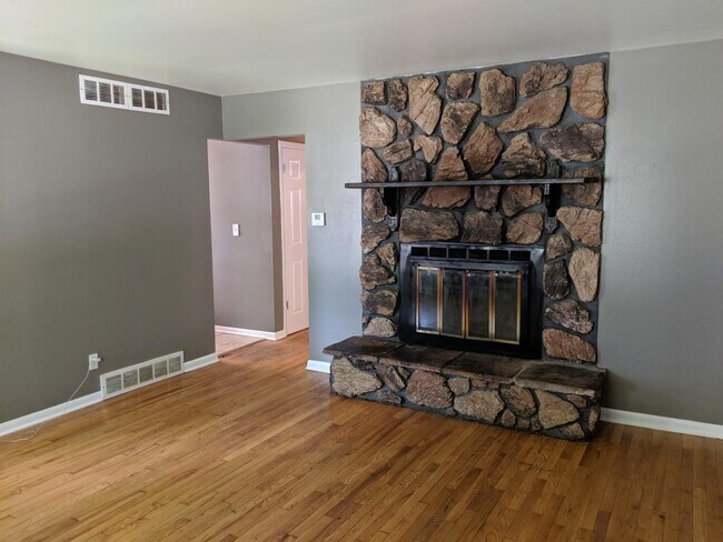 Building Photo - 6461 N 54th St