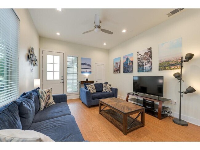 Foto del edificio - 2400 Louis Henna Blvd