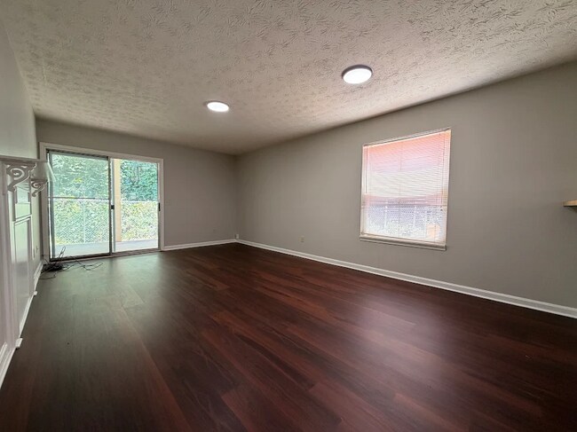 Foto del edificio - 120 Cumberland Ct