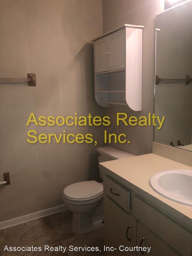 2 br, 1.5 bath House 4320 SW 68th Terr House Rental in Gainesville