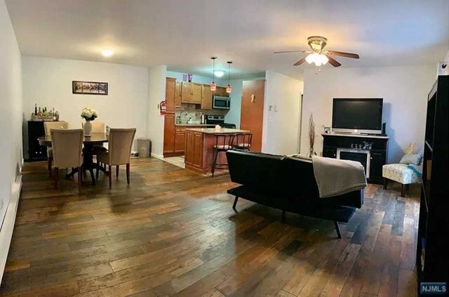 Primary Photo - 710 Mill St