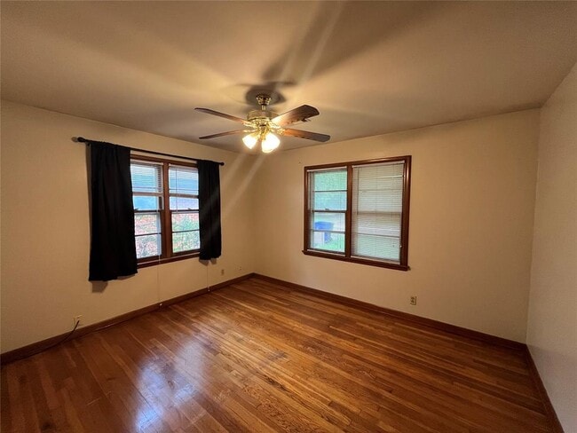 Foto del edificio - 511 Fleetwood Dr