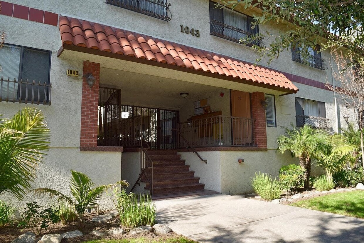 1043 Thompson Ave, Glendale, CA 91201 Townhome Rentals in Glendale CA