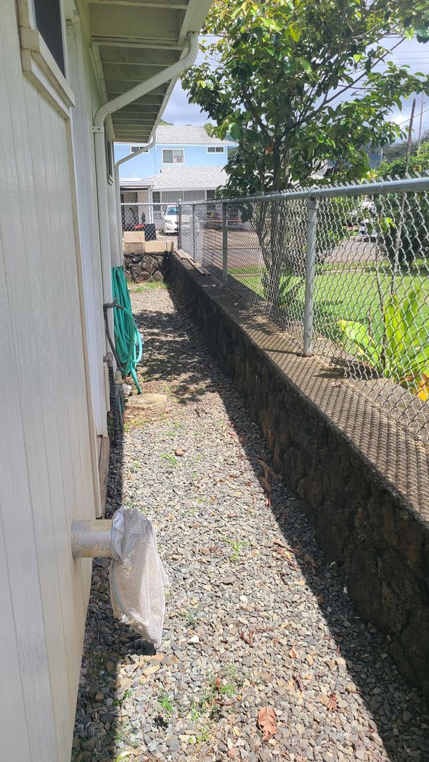 Building Photo - Nestled in a Kaneohe Neighborhood