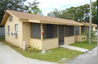 Primary Photo - 2595 50th Ave N