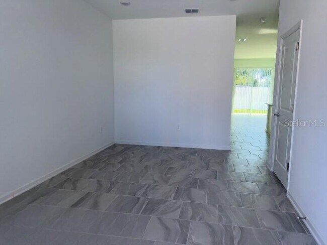 Foto del edificio - 7648 Danube Rd