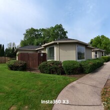 Building Photo - 3015 Merriman Rd