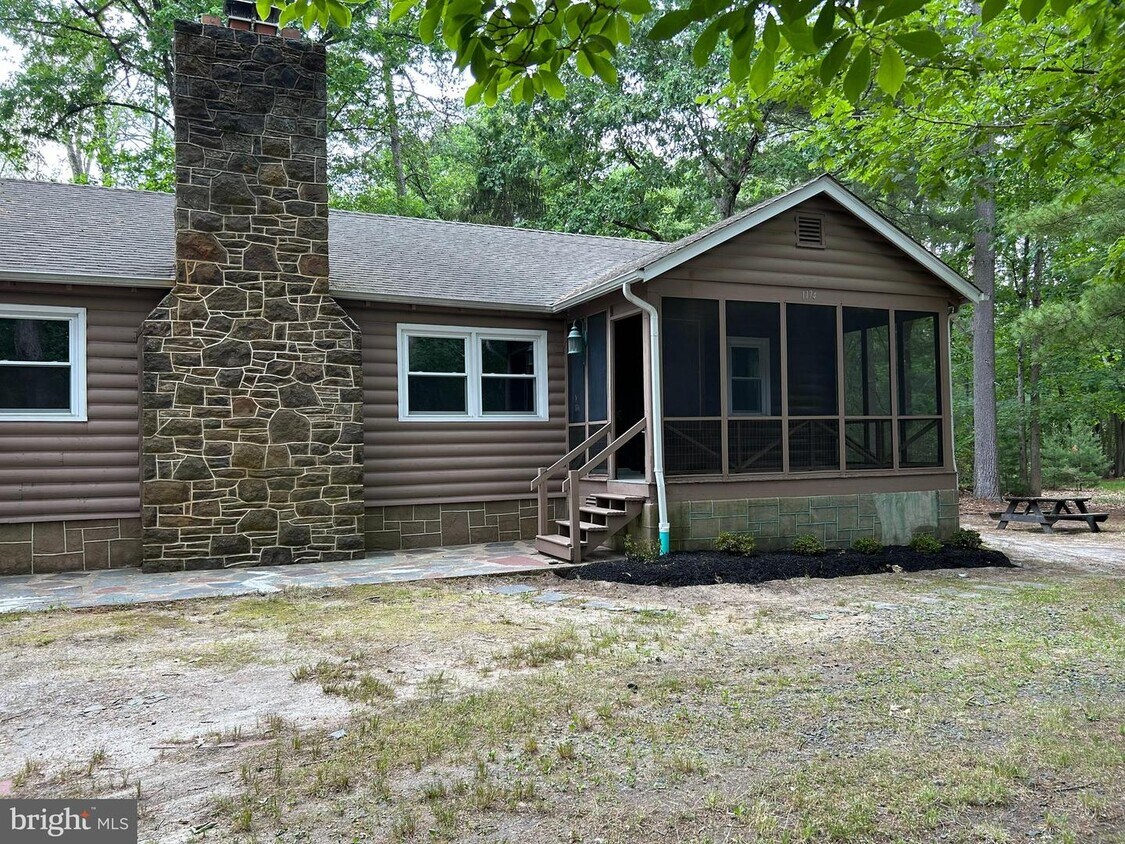 Primary Photo - 1174-1176 Stokes Rd