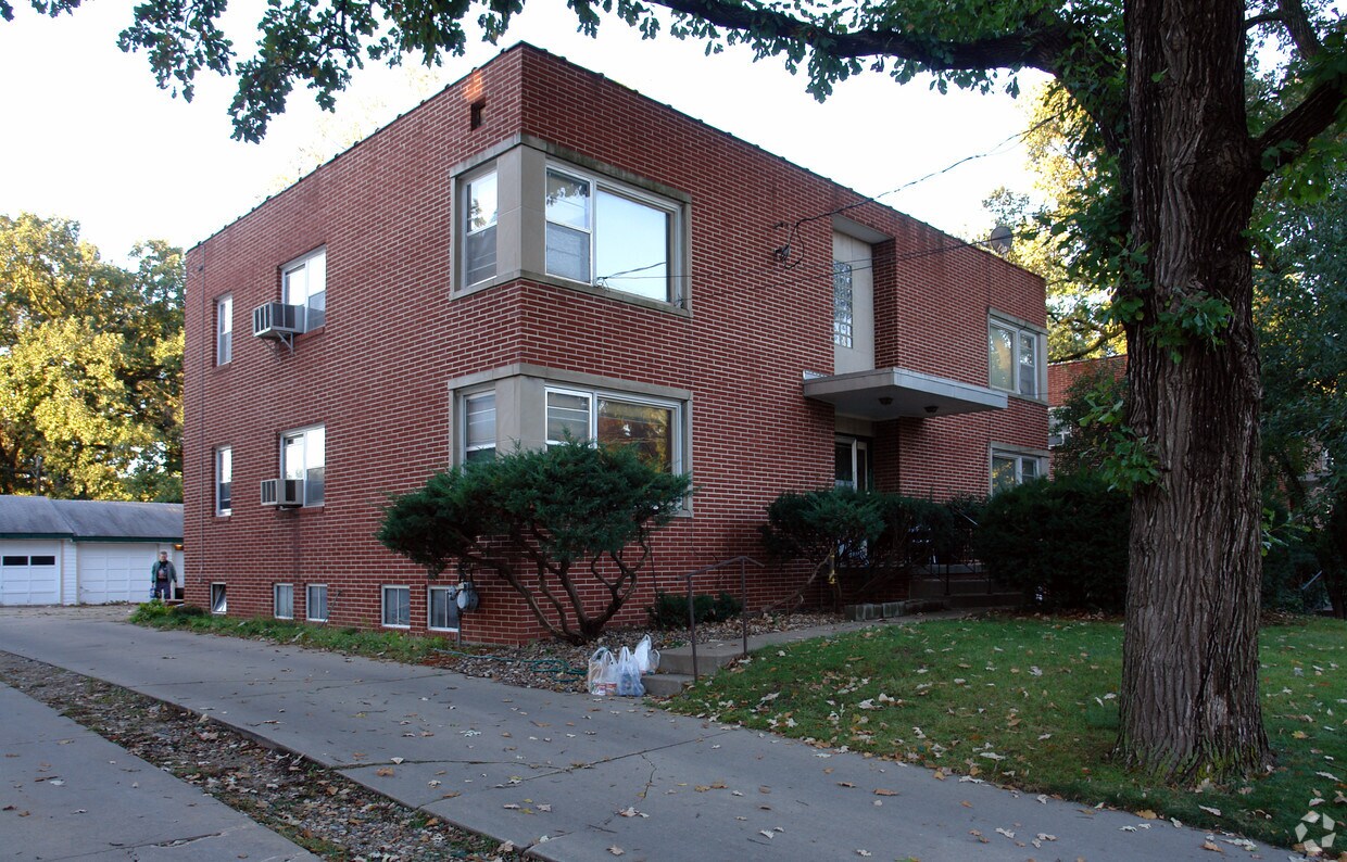Primary Photo - 4220 Ingersoll Ave