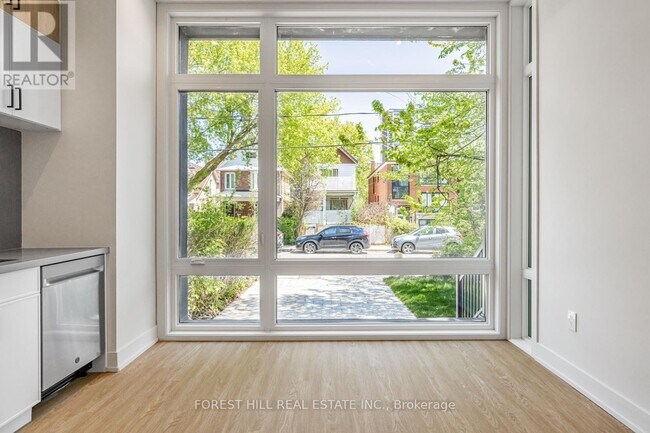 Building Photo - 124 Kenwood Ave