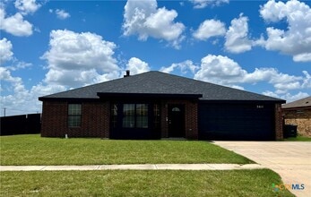 Building Photo - 3611 Selena Dr