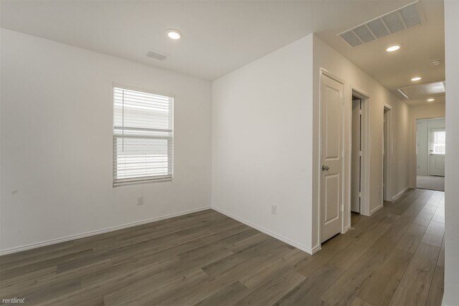 Building Photo - 4 br, 2 bath House - 150 Branch Village Way