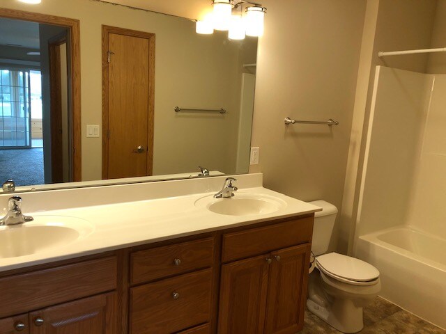 Building Photo - 106 Paradise Cir
