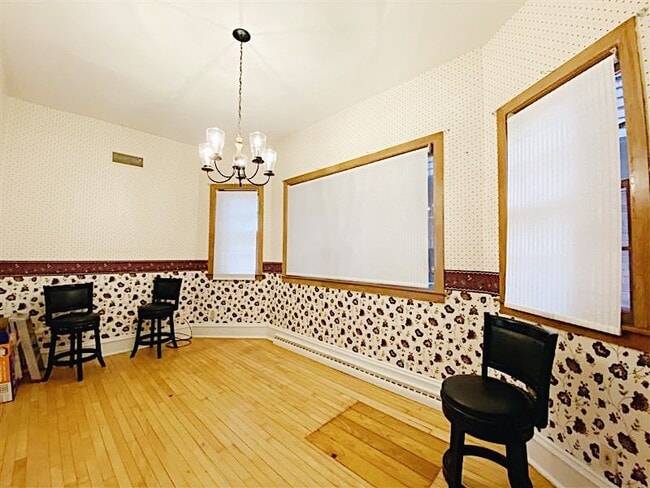Building Photo - 1858 N Cambridge Ave