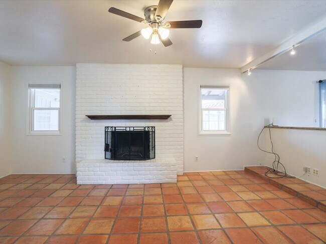 Foto del edificio - ? Stunning Mountain-View Home with Private Pool & All Utilities Included!!