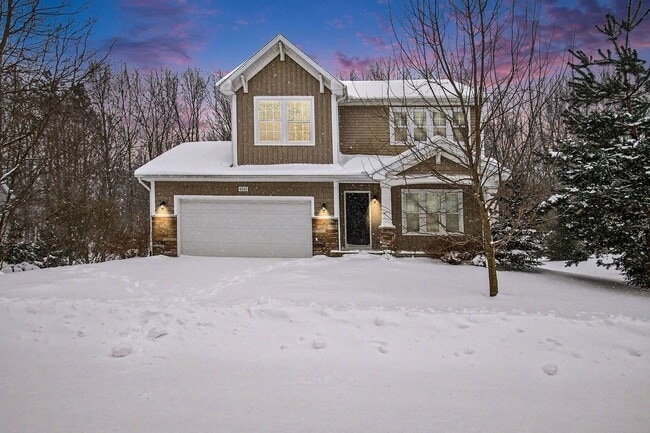 Building Photo - Outstanding Neighborhood in Saugatuck for Long Term Lease!