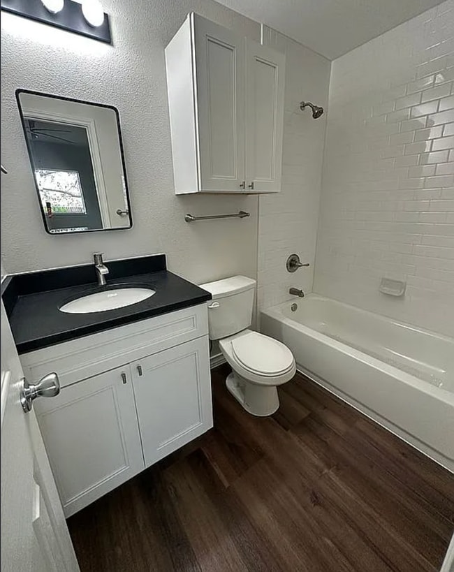 Building Photo - 9711 Chelsea Cir