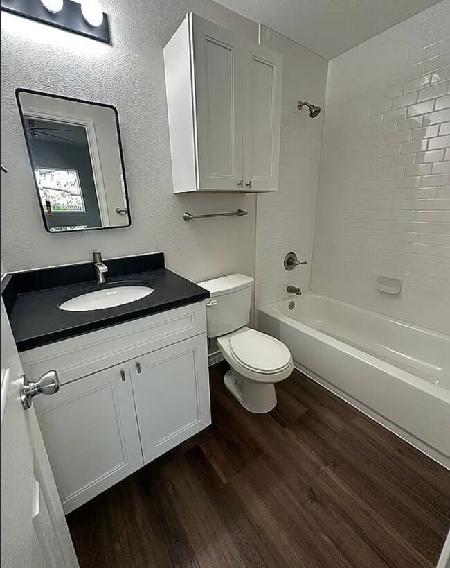 Foto del edificio - 9711 Chelsea Cir