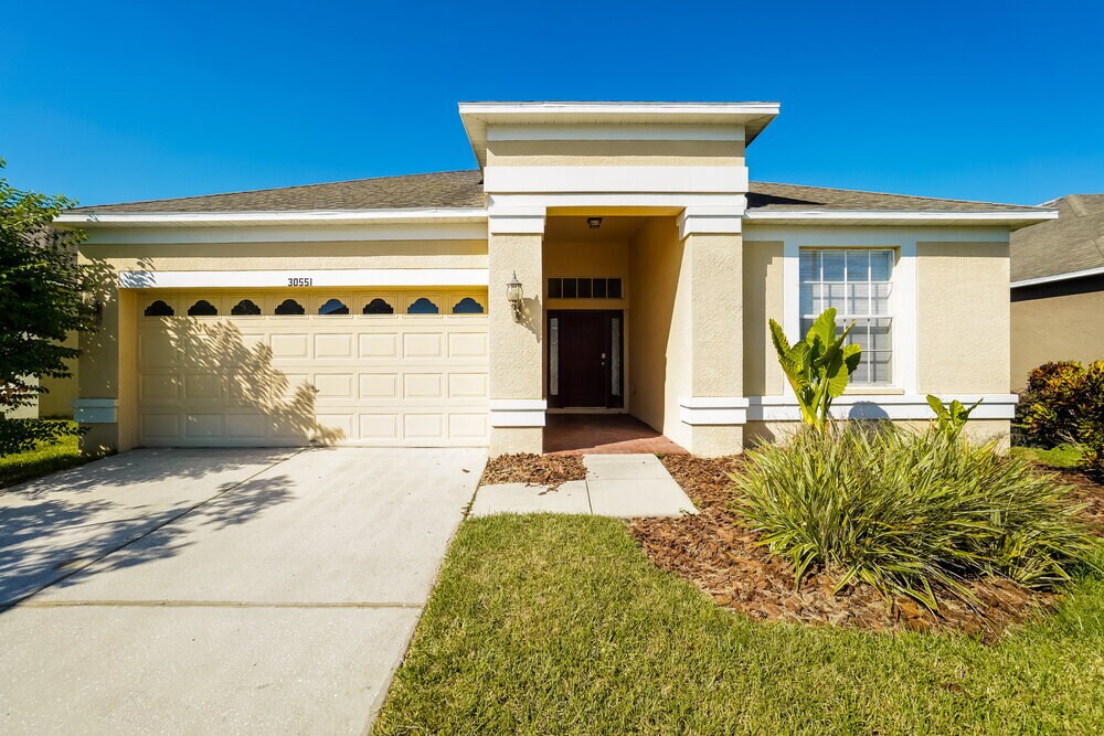 Foto principal - 30551 Annadale Dr