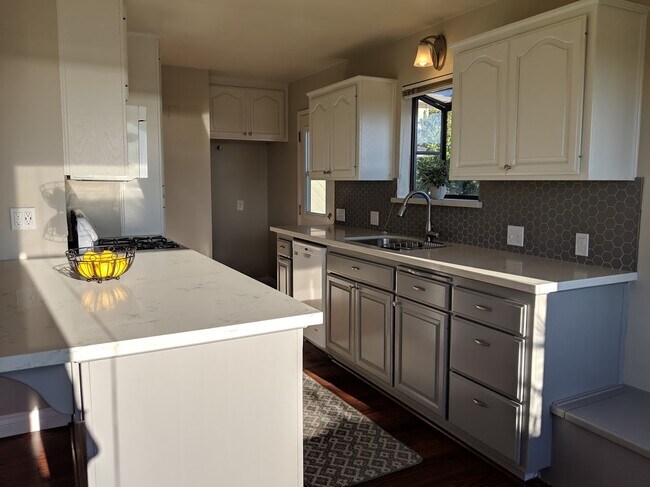 Building Photo - 106 Indio Dr
