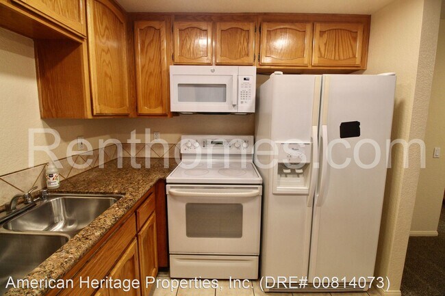 Building Photo - 1 br, 1 bath House - 4575 Ohio Street #2