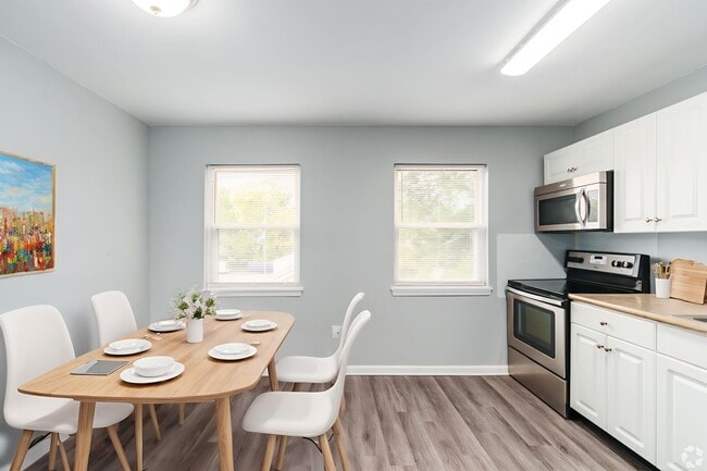 Kitchen with Table & Chairs - Waterglen Apartments