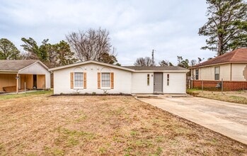 Building Photo - 4980 Vickie Dr