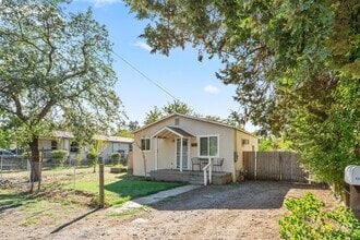 Building Photo - 1206 Guill St
