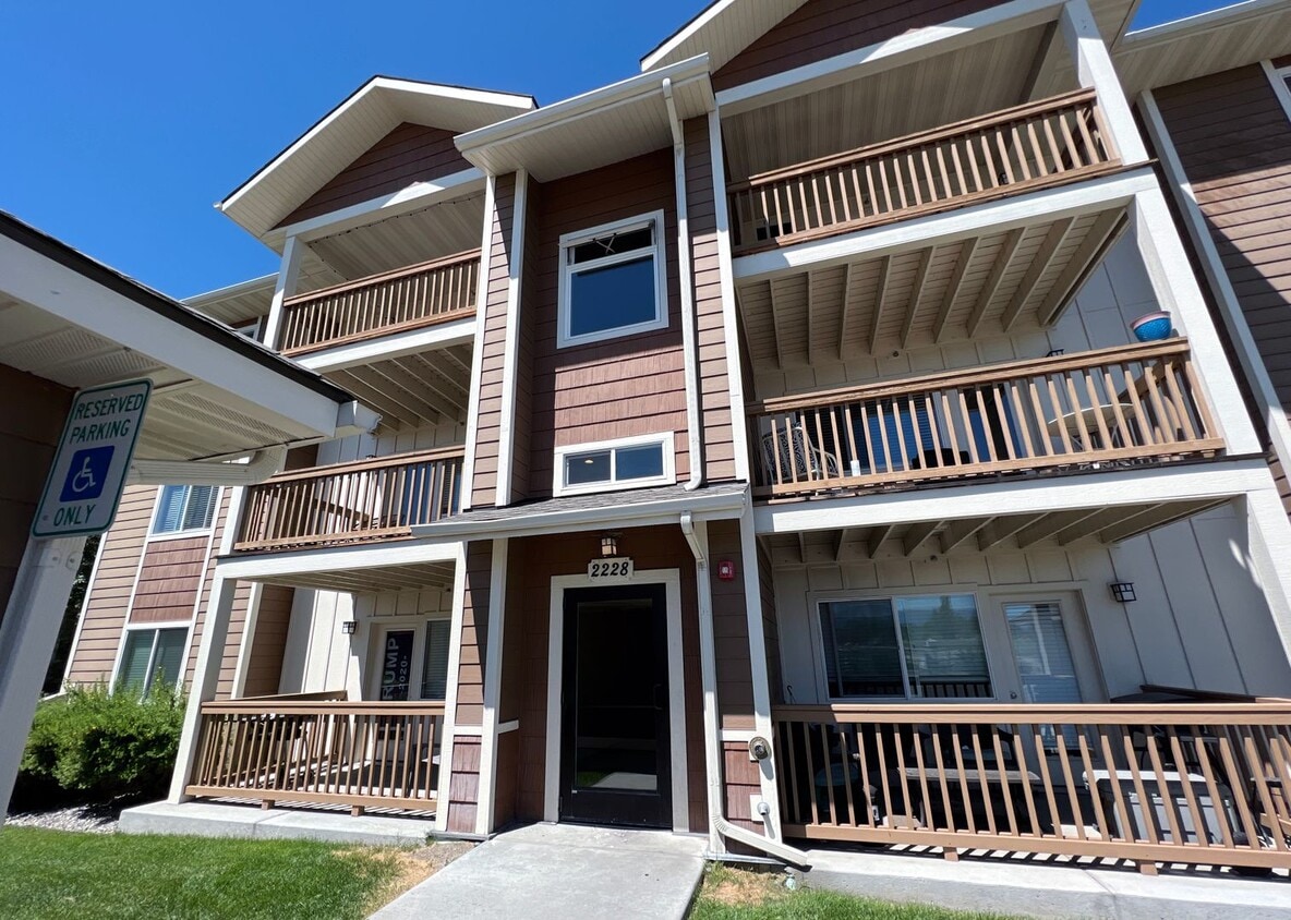 2 Bed 2 Bath Baxter Springs Condo with Mou... Apartments in Bozeman