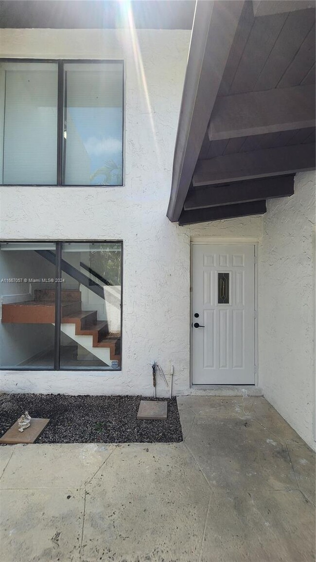 Building Photo - 11008 SW 71st Ln