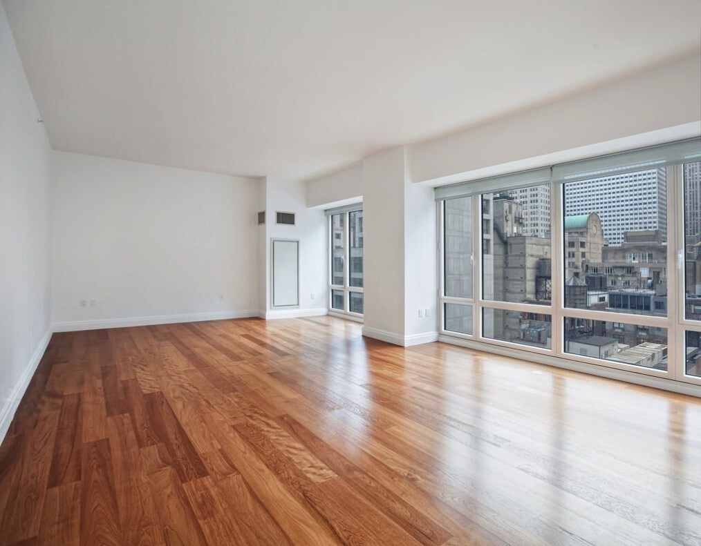 Primary Photo - 32 W 56th St