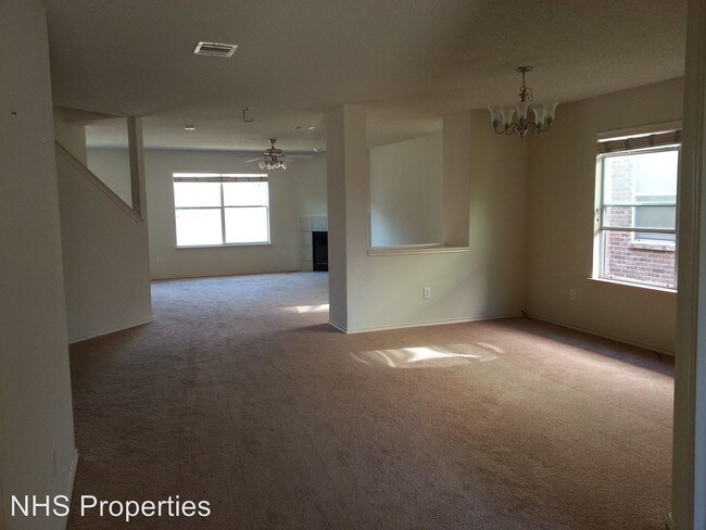 Building Photo - 5 br, 4 bath House - 4932 Thorn Hollow Dr.