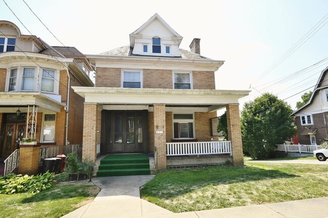 Building Photo - 201 Giffin Ave