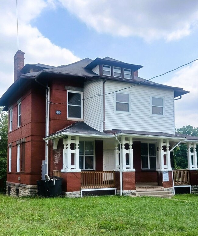 Building Photo - 3636 Reading Rd