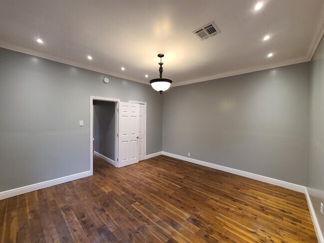 Foto del edificio - 1002 Live Oak St