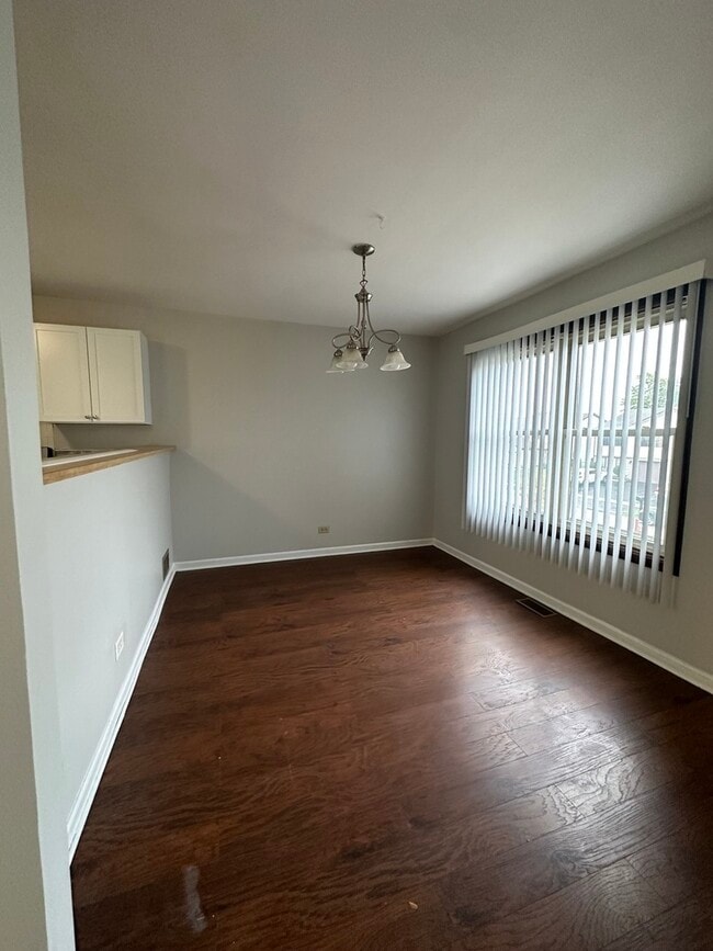 Building Photo - 3903 Sandpiper Dr