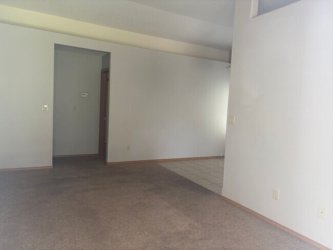 Foto del edificio - 348-350 N Richmond