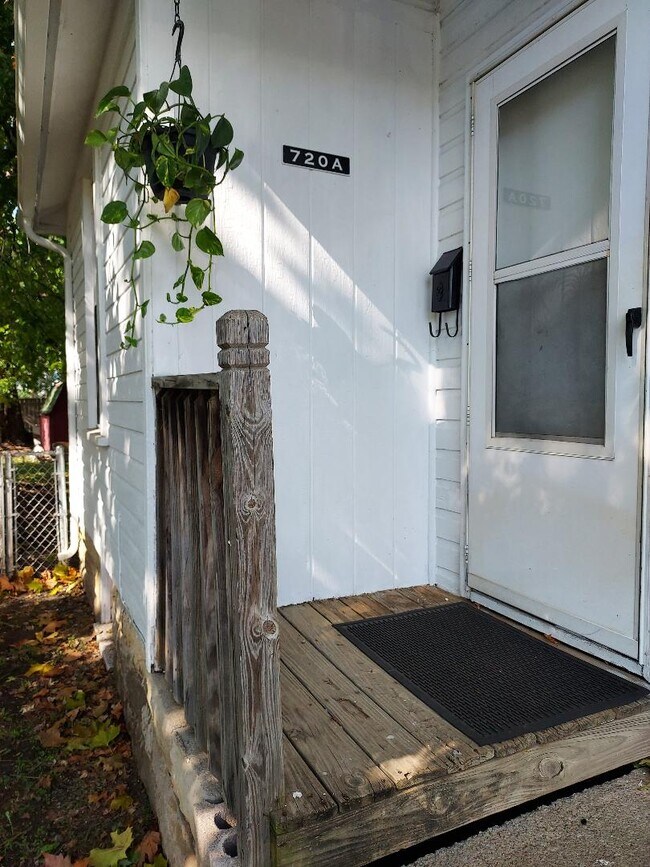 Building Photo - 720 S Cory St