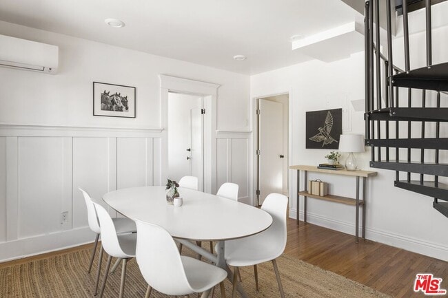 Foto del edificio - 211 S Burlington Ave