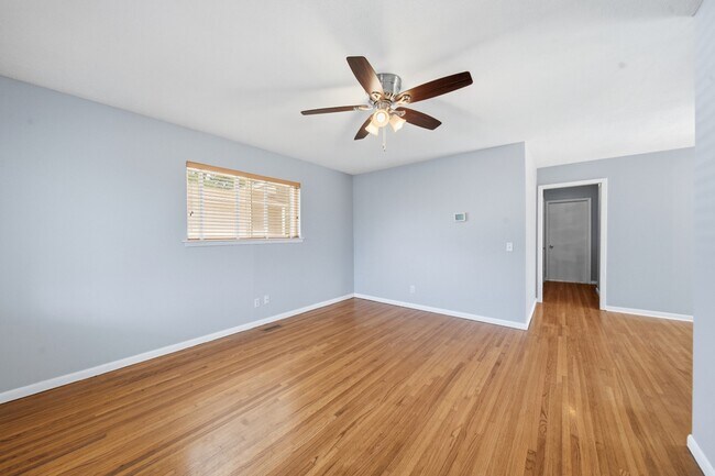 Foto del edificio - 8936 E 33rd Pl