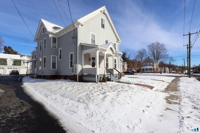 Building Photo - 24 Fairview St