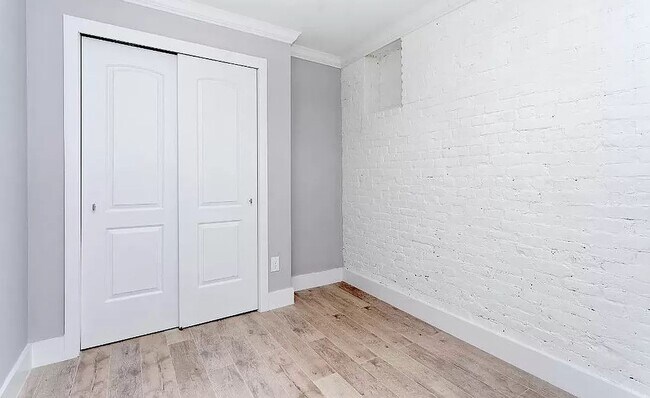Building Photo - 450 W 46th St