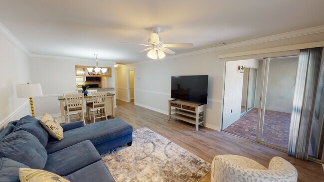 Foto del edificio - 3350 S Osprey Ave