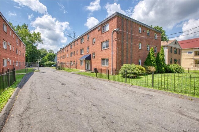 Building Photo - 285 Westland St