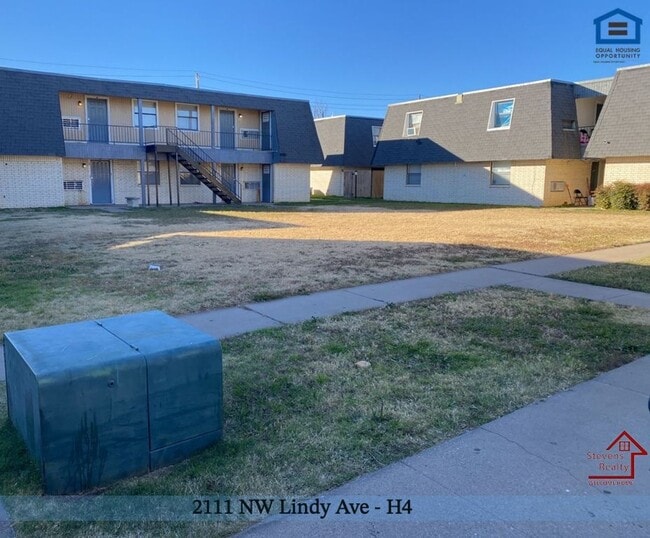 Building Photo - 2111 NW Lindy Ave