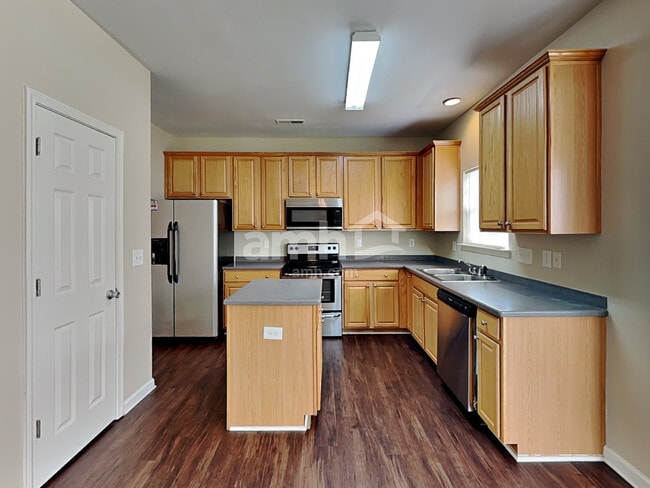 Building Photo - 5711 Falkirk Ln