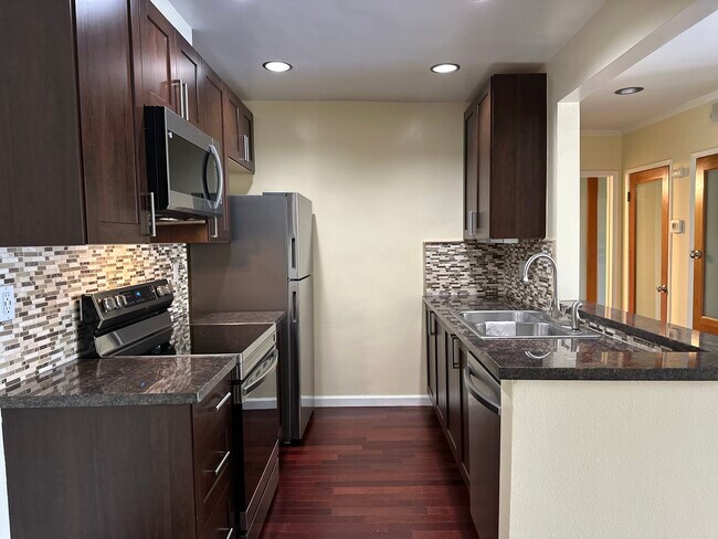 Building Photo - 1745 Camino Palmero St