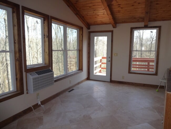 Building Photo - 3 Bedroom in wooded, Fairlawn neighborhood.